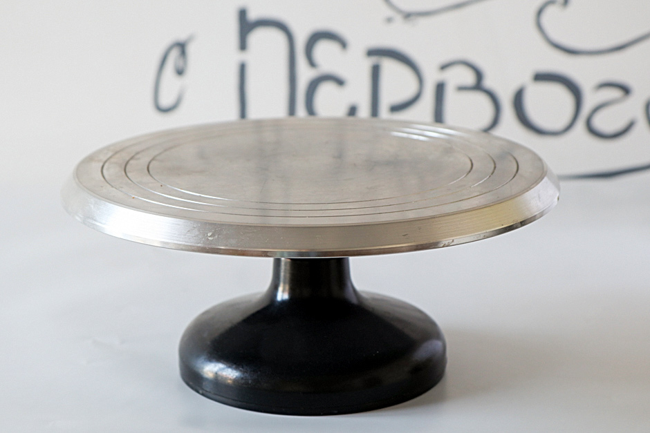 поворотный стол кондитера