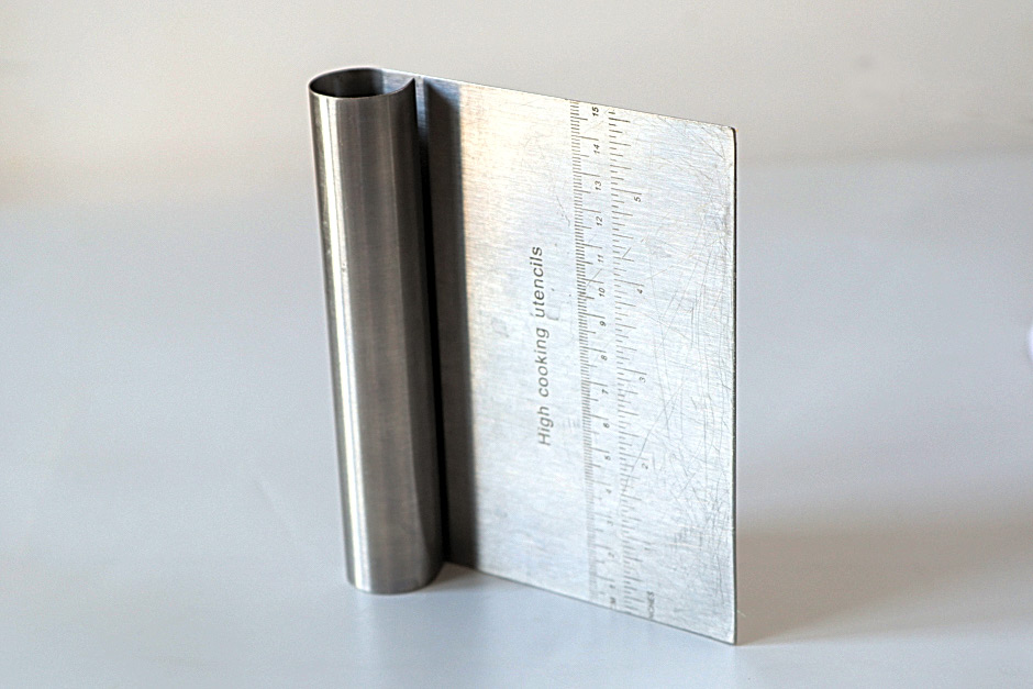 скребок кондитера