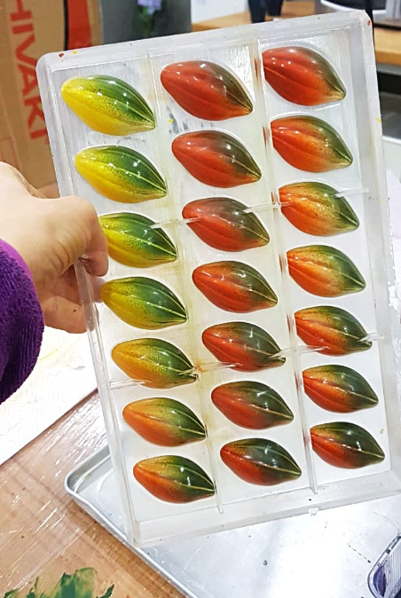 формы для корпусных конфет