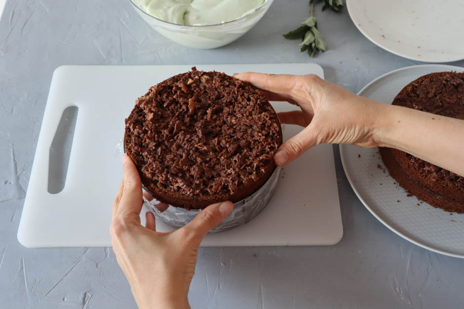 сборка шоколадно-мятного торта